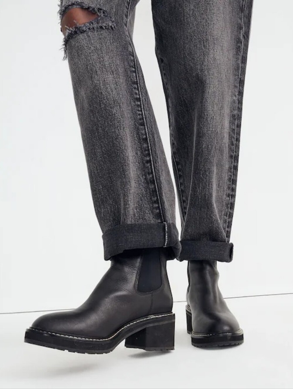 Madewell The Carina Platform Chelsea Boot Black Size 8 | Leather Lug Sole Boots